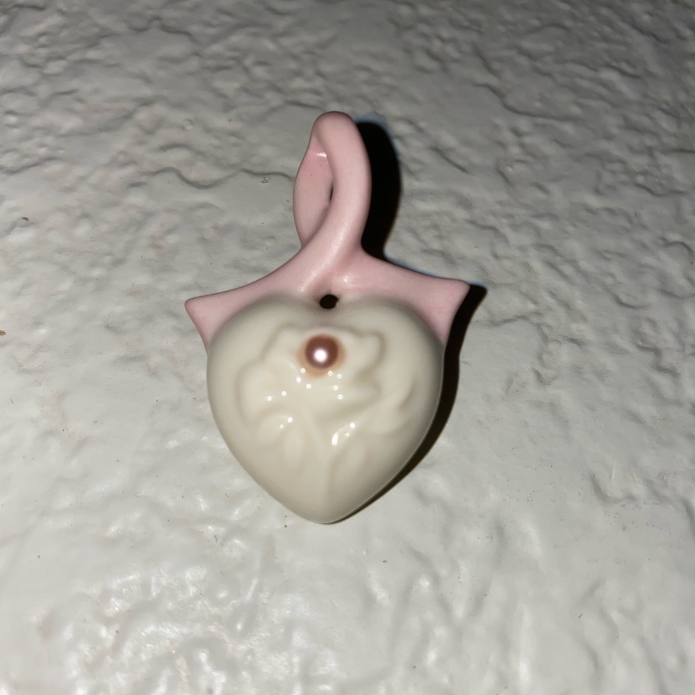 Lenox Breast Cancer Brooch - great condition